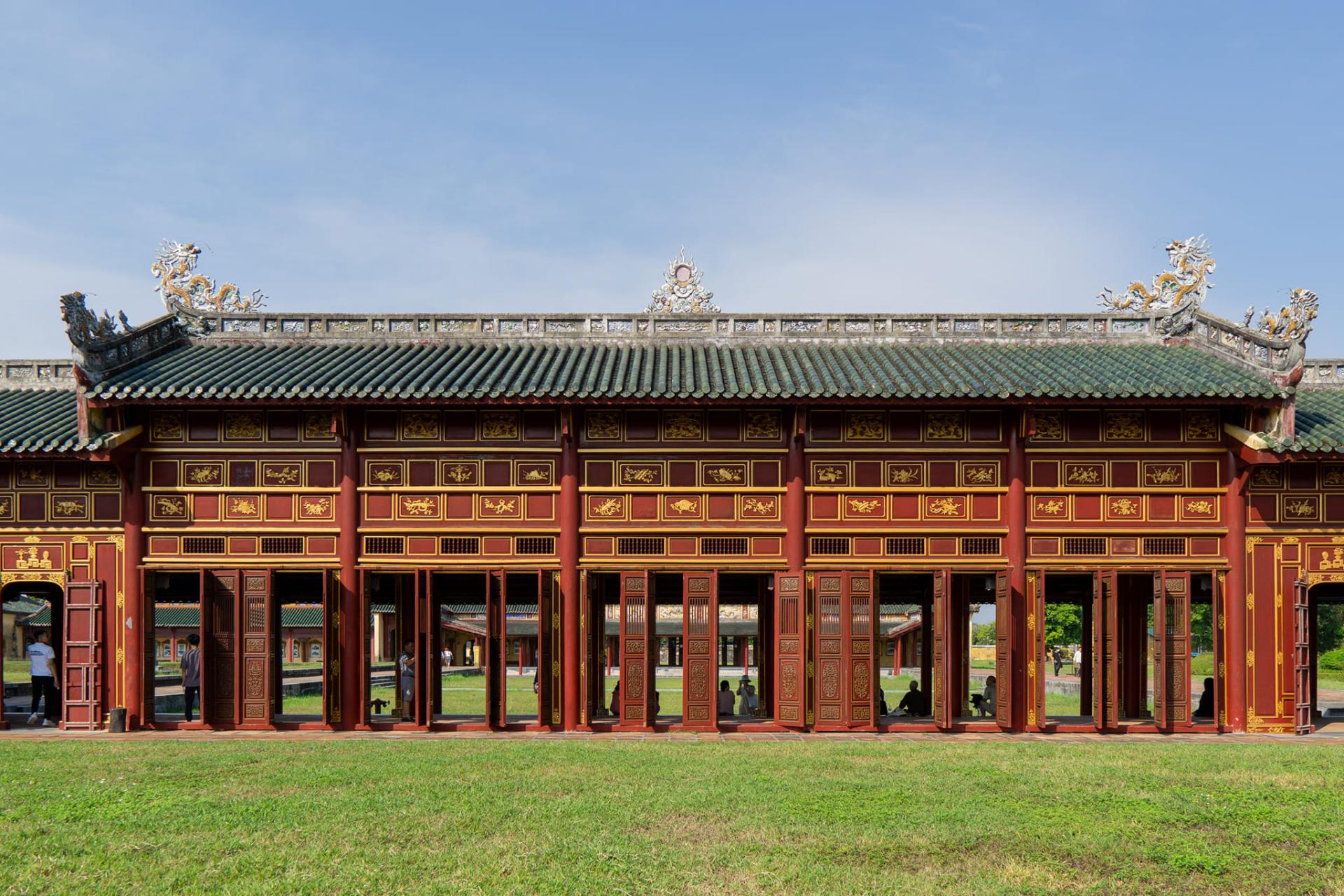 Thi công lắp đặt các loại cửa dân dụng